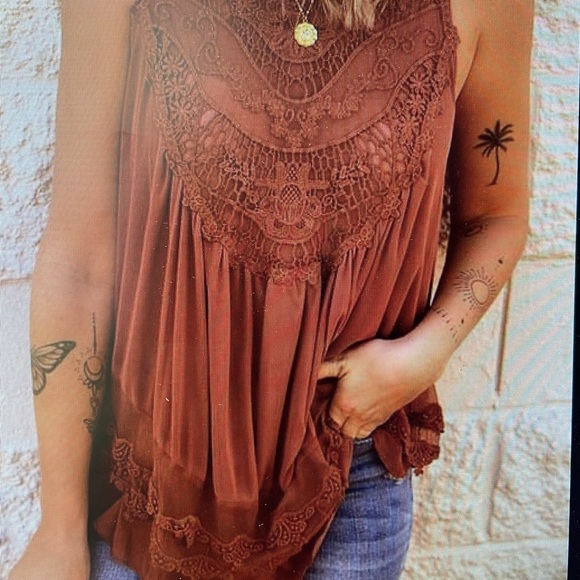 Tops - ISO lace tank top like this, xxl or 2xl. Open to any color.